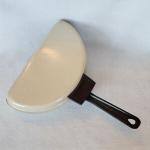 Vintage Mirro Corp Folding Omelet Pan with Poaching Insert – Made in USA – Cream